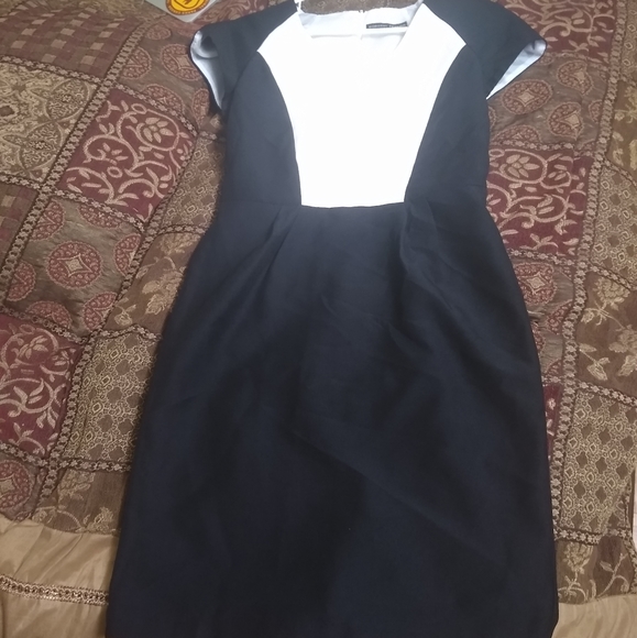 A work dress - Picture 3 of 4